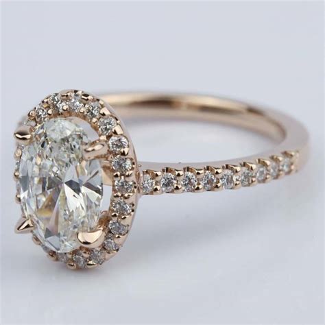 Oval Halo Diamond Engagement Ring in Rose Gold (1.50 ct.)