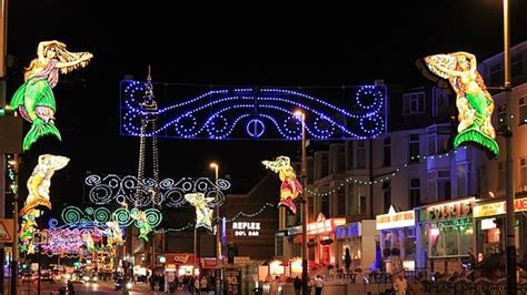 UK's Blackpool switches Christmas lights on - eNCA