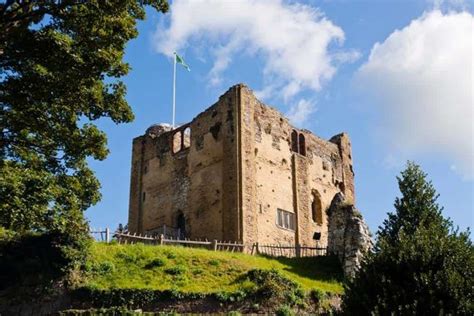 Best Castles in South England - Historic European Castles