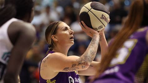 Melbourne Boomers thump Southside Flyers to level WNBL semifinal series - ESPN