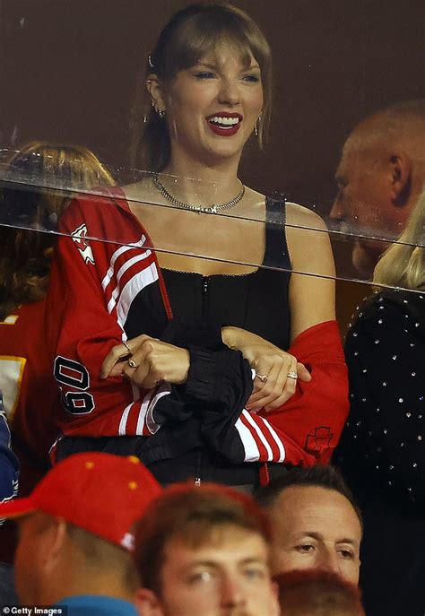 Taylor Swift Wears A $112 Kansas City Chiefs Windbreaker Designed By ...