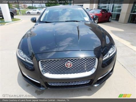 2016 Jaguar XJ Supercharged in Ultimate Black Metallic Photo No. 113002186 | GTCarLot.com