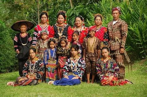 T'boli Tribe of South Cotabato | Folks,dresses,accessories