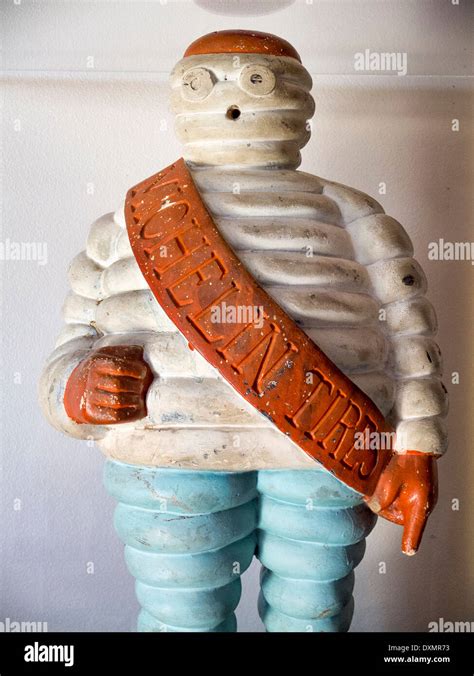 Tire man statue hi-res stock photography and images - Alamy