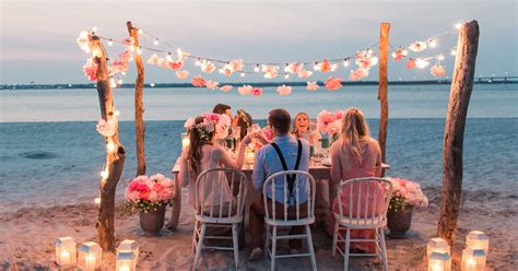 Beach Wedding Pictures - Pretty Beachside Ceremonies