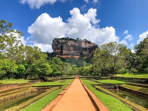 Sigiriya Rock Fortress by kapilaktk on DeviantArt