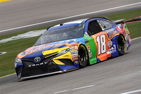 Kyle Busch 18 Las Vegas I 2018 – The Racing Experts