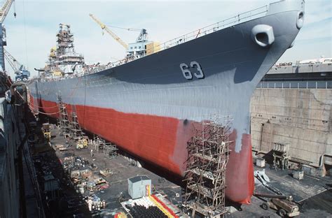 USS Missouri (BB-63) in dry dock, Long Beach Naval Shipyard, California ...