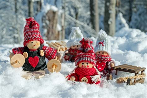 Christmas in Lithuania - Learn About Customs & Traditions - Go Look Explore