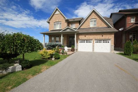 64 Trailside Drive, Bradford, Ontario | House styles, Mansions, House