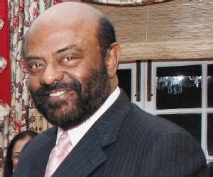 Shiv Nadar Biography - Facts, Childhood, Family Life & Achievements