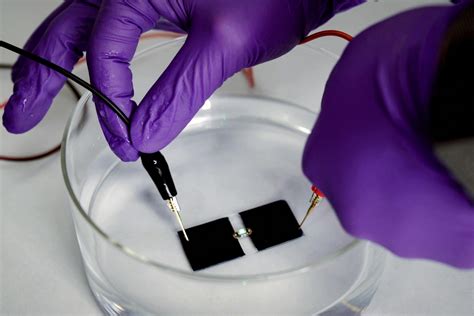 Conductive Gels That Stick When Wet for Better Biomedical Sensors and ...