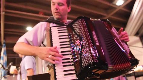 Oktoberfest 2012 | Amazing German Accordion Player | OldWorld HB - YouTube