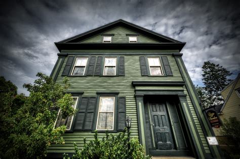 Podcast 167 - Halloween at the Lizzie Borden House - New England Legends