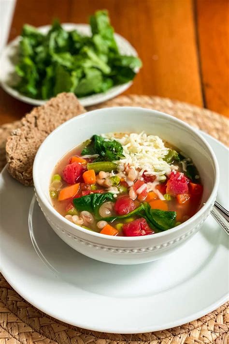 5 Minute Healthy Instant Pot White Bean Soup - 31 Daily