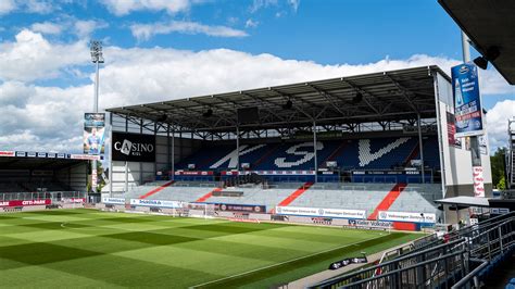 “Pitch of the Year” awards for VfL Wolfsburg and Holstein Kiel | DFL ...