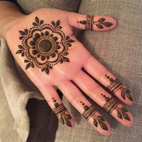 20+ simple mehndi design ideas to save for weddings and other occasions ...