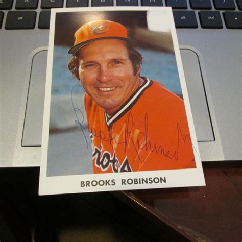 Brooks Robinson Hand Signed Photo.