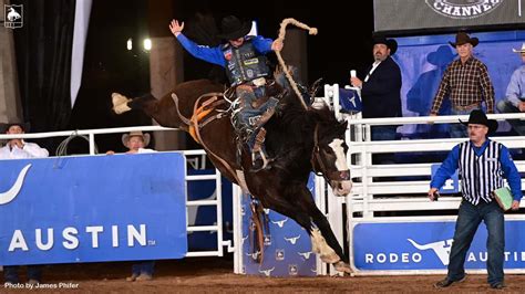 Stetson Wright Works his Magic Again at Rodeo Austin with Saddle Bronc Riding Title - News