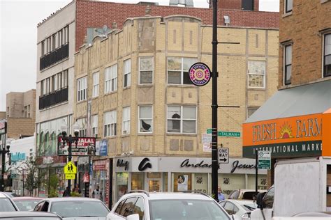 Little India, Chicago: A Neighborhood Guide - Secret Chicago