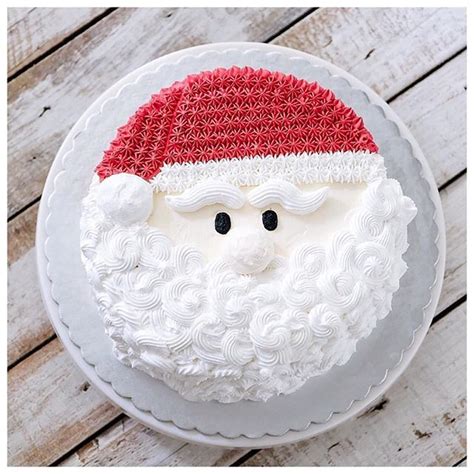 buttercream-cake-by-ivenoven-image-13 | Santa cake, Christmas cake designs, Christmas cake