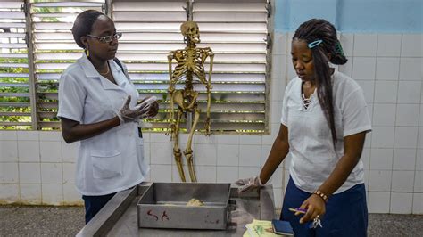 Why African-American Doctors Are Choosing to Study Medicine in Cuba