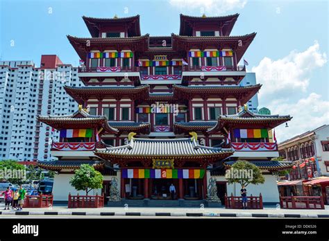 Asia Singapore Buddha Tooth Relic Temple Buddhist Temple Stock Photo - Alamy