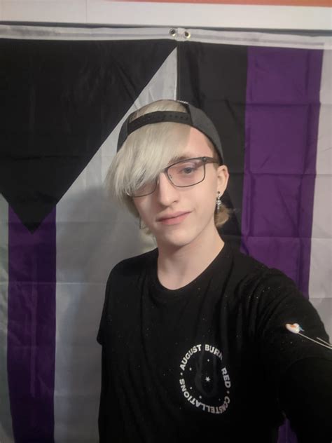 Since everyone else is doing it here's my fACE reveal. : r/asexuality