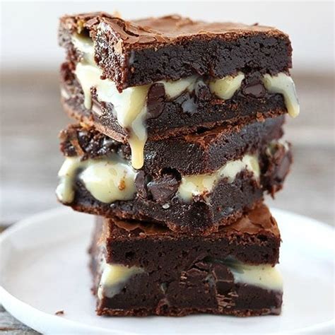 Ultimate Gooey Brownies - Handle the Heat