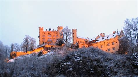 File:DE Bavaria Hohenschwangau castle Nov.jpg - Wikimedia Commons