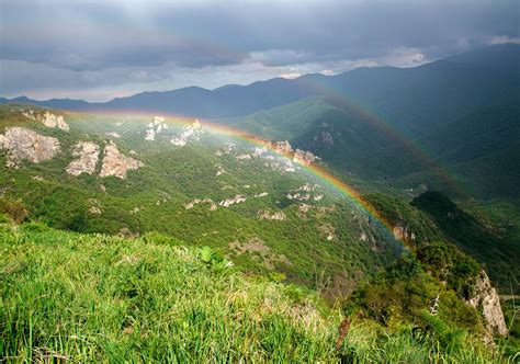 Hiking in Dilijan National Park. Fortress – FindArmenia