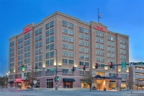 Hilton Garden Inn Omaha Downtown/Old Market Area - 28 Photos - Hotels ...