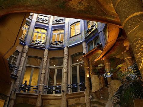 Antoni Gaudi Casa Mila Interior - awesome interior design