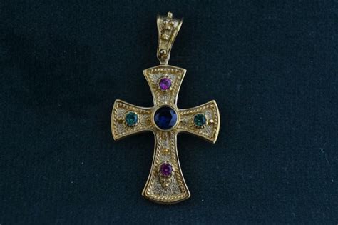 Byzantine Cross – What Is It Called and Why Does It Look Like That?