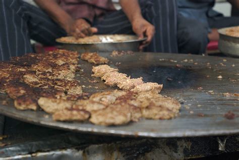 Street Food of Lucknow: Tunday Kebab and other TOP food tips for a foodie!