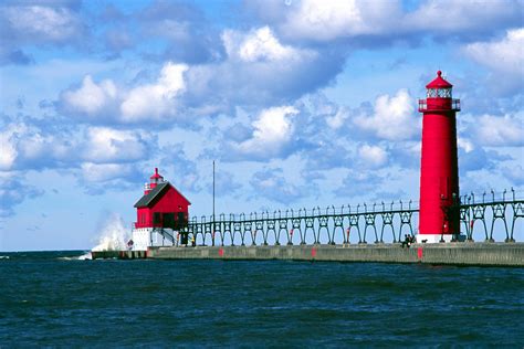 West Michigan Weekly: Featured Lighthouse #4- Grand Haven South Pier and Pierhead Inner Lights