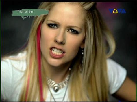 Music Video: Girlfriend - Avril Lavigne Image (1559013) - Fanpop