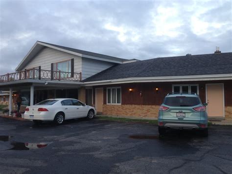 STAR MOTEL - 17 Reviews - 1142 E Lakeshore Dr, Manistique, MI - Yelp