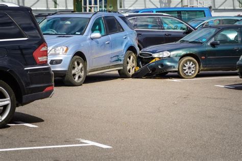 6 Tips To Prevent Parking Lot Accidents - Gauge Magazine