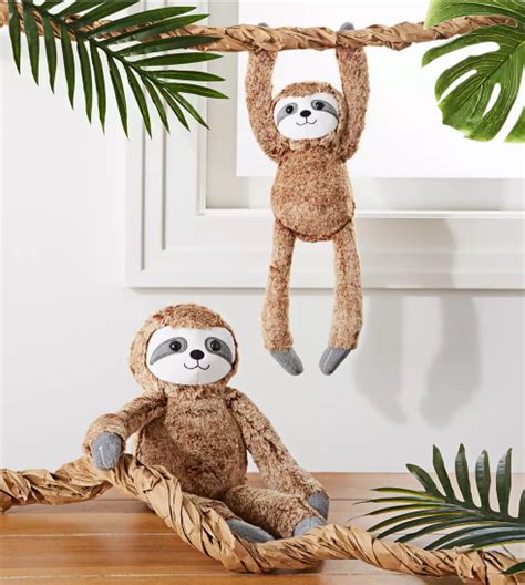 Party like a sloth - fun birthday ideas for your kiddo! - Colleen Michele