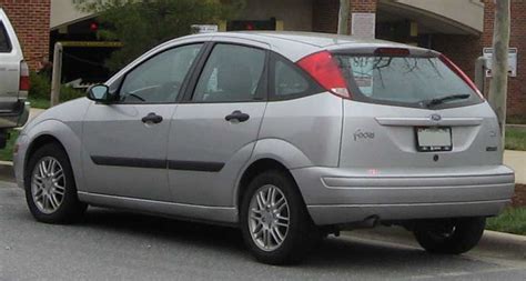 File:02-04 Ford Focus ZX5.jpg - Wikimedia Commons