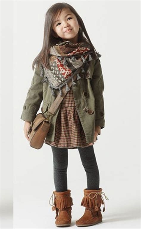 Archivoclinico: Little Girl Winter Fashion Images