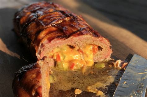 Bacon Bomb mit Paprika und Cheddar | BBQPit.de