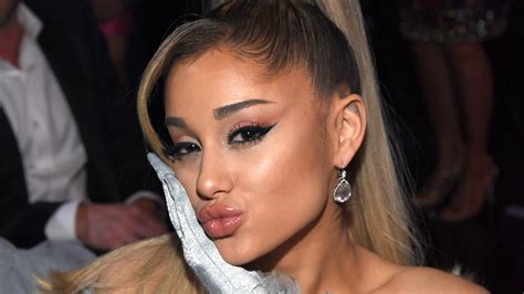 Ariana Grande Revealed Her Cat-Eye Technique In the Most Hilarious Way ...