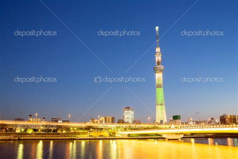 Tokyo skytree Tower at dusk – Stock Editorial Photo © vichie81 #42470623