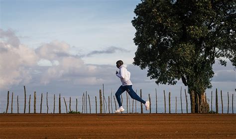 Eliud-Kipchoge-training-in-Kenya-photo-by-NN-Running-Team - AW