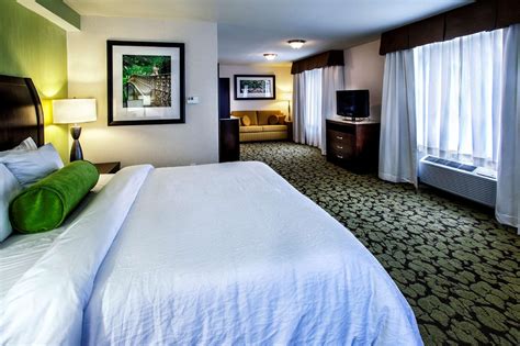 Hilton Garden Inn Staten Island Hotel in New York (NY) - Room Deals ...