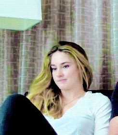 gif shailene woodley shailene woodley gif | WiffleGif