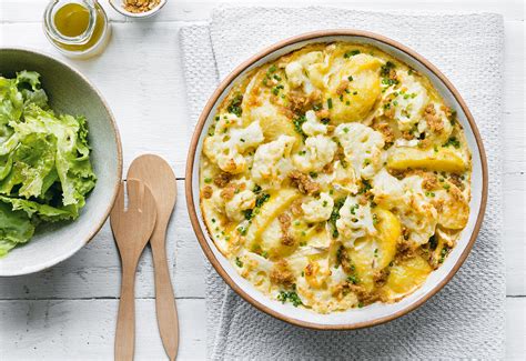 Karfiol-Erdäpfel-Gratin mit Grazer-Krauthäuptel-Salat | Frisch Gekocht