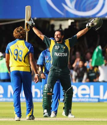 Live Cricket Magazine: shahid afridi sixes